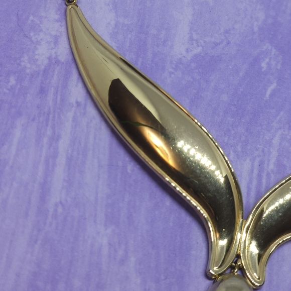 Vintage Avon Gold Tone Chain Tassel Necklace - Picture 8 of 11